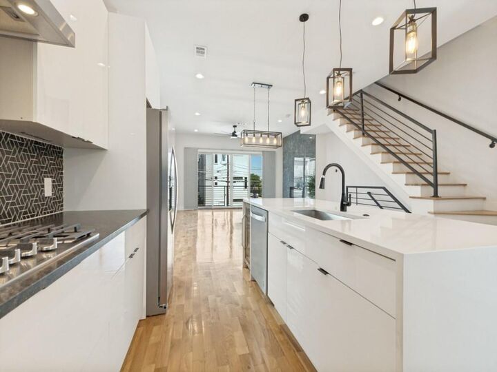 Property Photo: 4119 Munger Avenue TX 75204