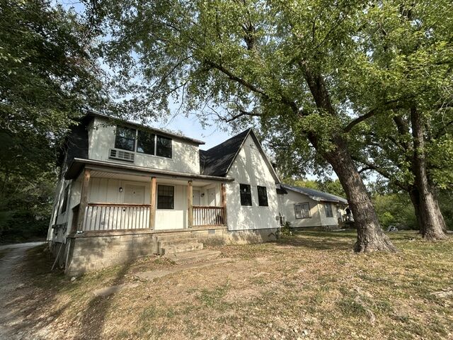 Property Photo:  914 Willow Street  AR 72601 