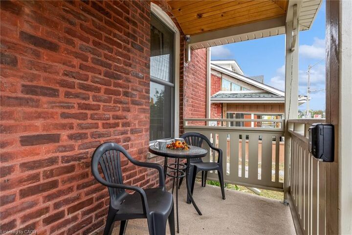 Property Photo:  348 Dalhousie Street  ON N3S 3W1 