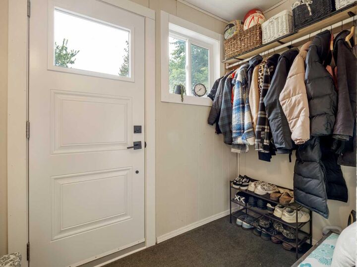 Property Photo:  925 9 Street S  AB T1J 2M1 
