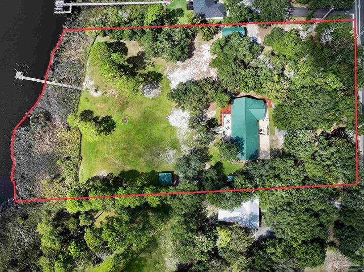 Property Photo: 8215 Stillwater Cv FL 32566