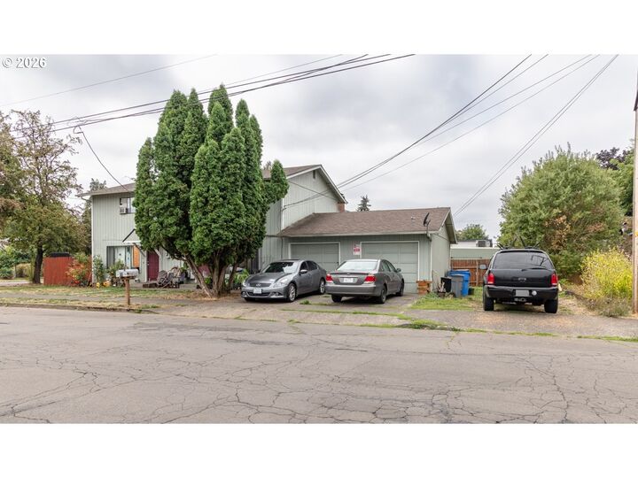Property Photo: 3302 T St WA 98663