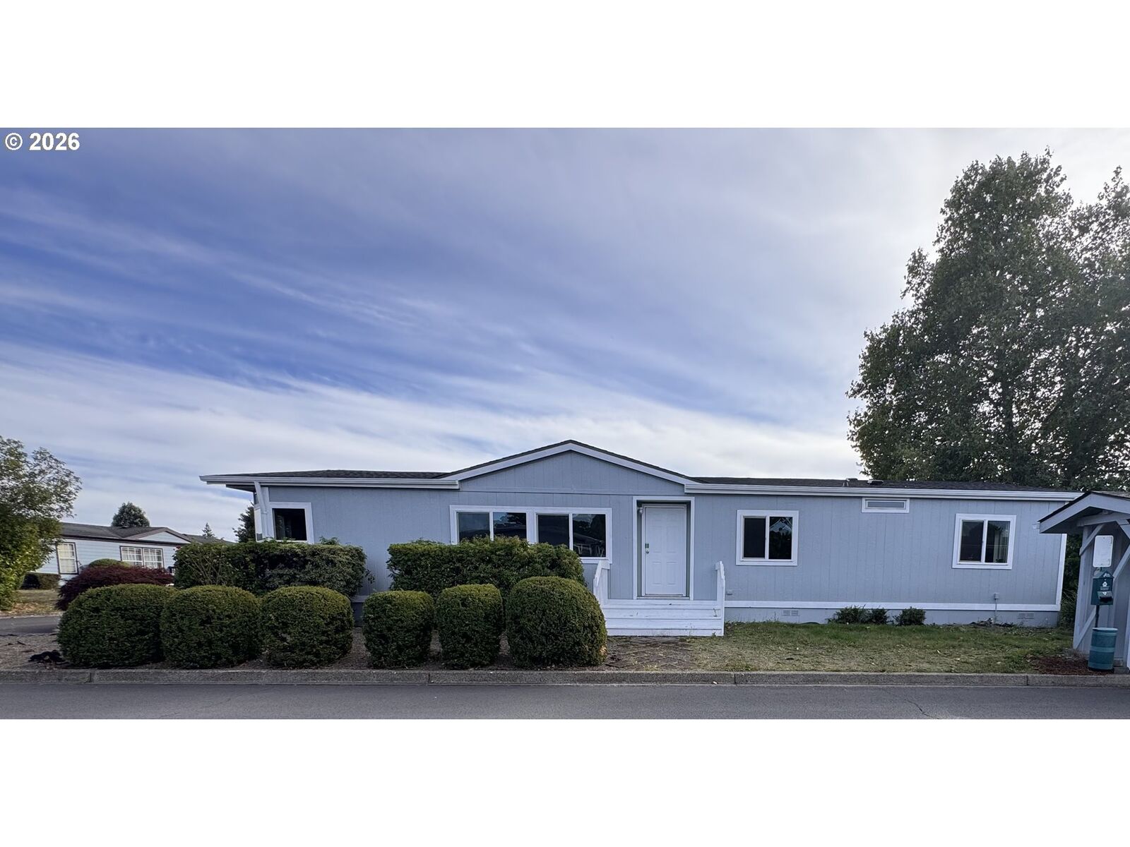 Property Photo:  1145 SW Cypress St 42  OR 97128 