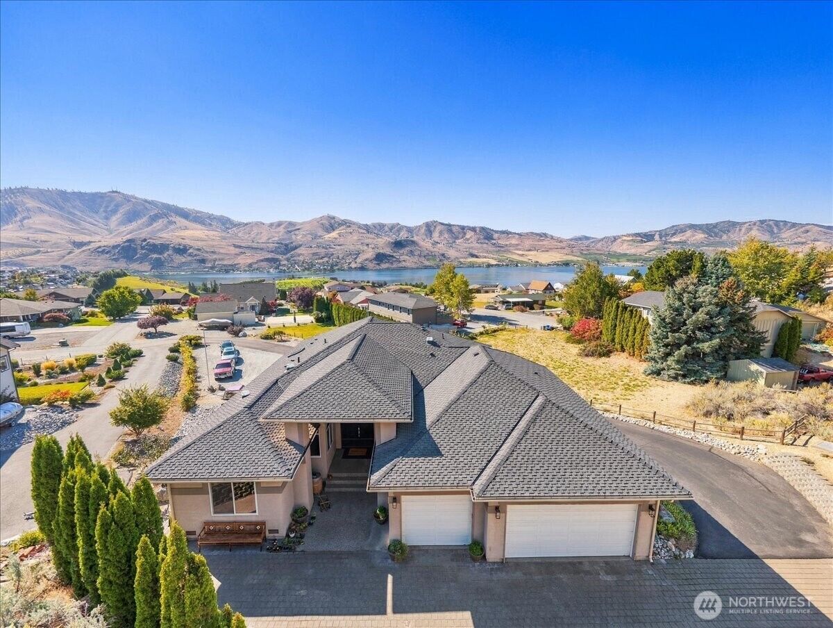 Property Photo:  305  Orchard View Drive  WA 98816 