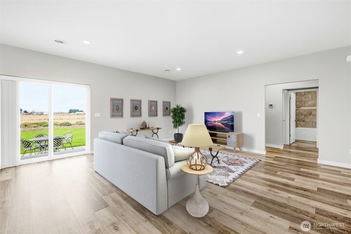 Property Photo:  107 W Chinook Avenue  WA 98824 