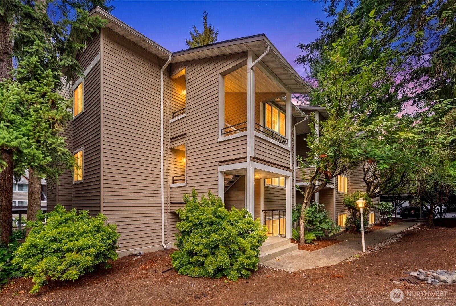 Property Photo: 10009 NE 120th Lane B301 WA 98034