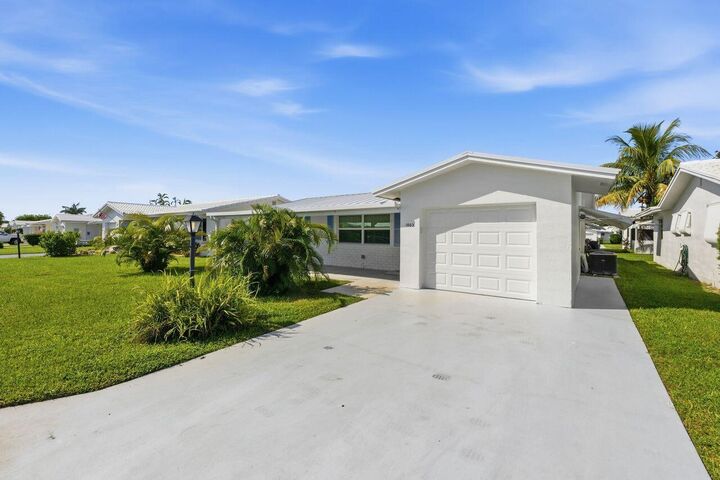 Property Photo: 1003 SW 17th Street FL 33426