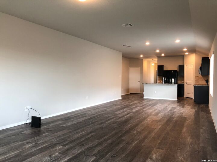 Property Photo: 5923 Sunshine Smt TX 78109