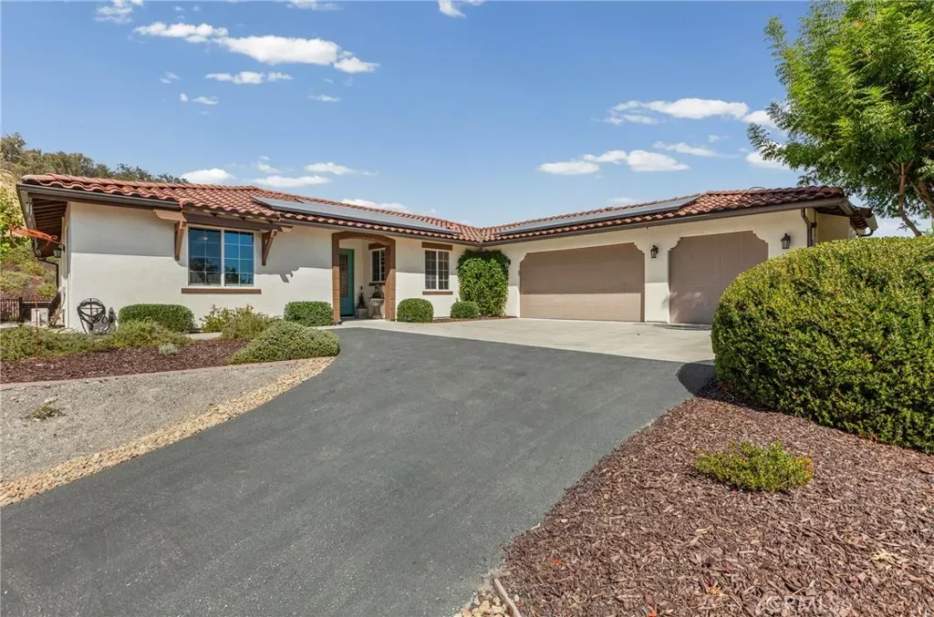 Property Photo:  9610 Tarentaise Court  CA 93422 