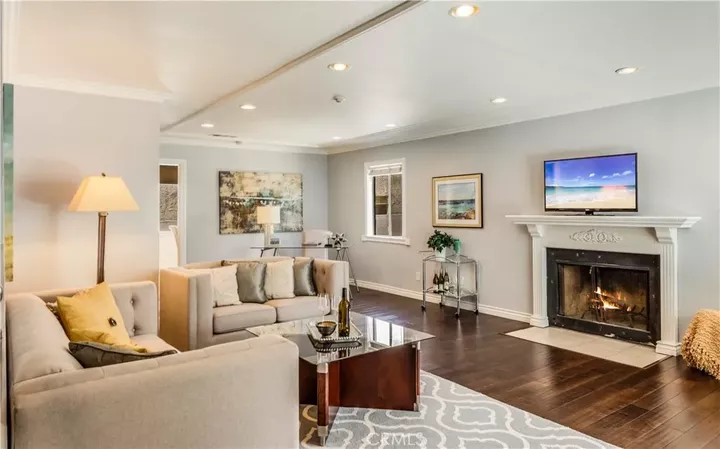 Property Photo:  1419 Goodman Avenue  CA 90278 