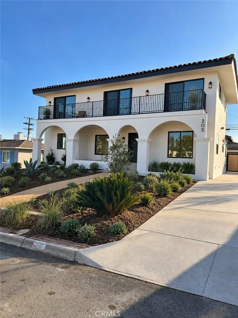 Property Photo:  205 Via Los Altos  CA 90277 
