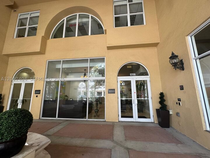 Property Photo: 1607 Ponce De Leon Blvd 8D FL 33134