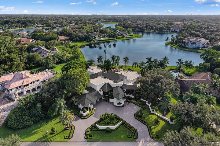 Property Photo:  2965 Surrey Ln  FL 33331 
