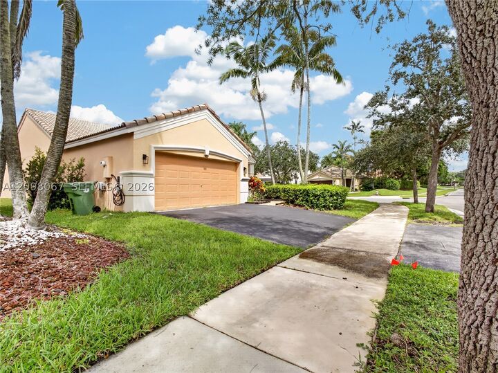 Property Photo: 1509 Sunset Way FL 33327