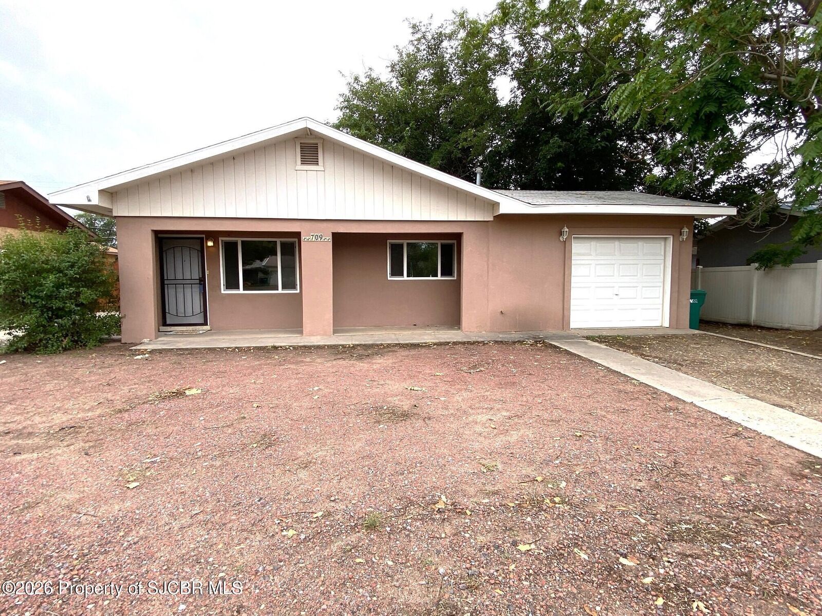 Property Photo: 709 W Apache Street NM 87401