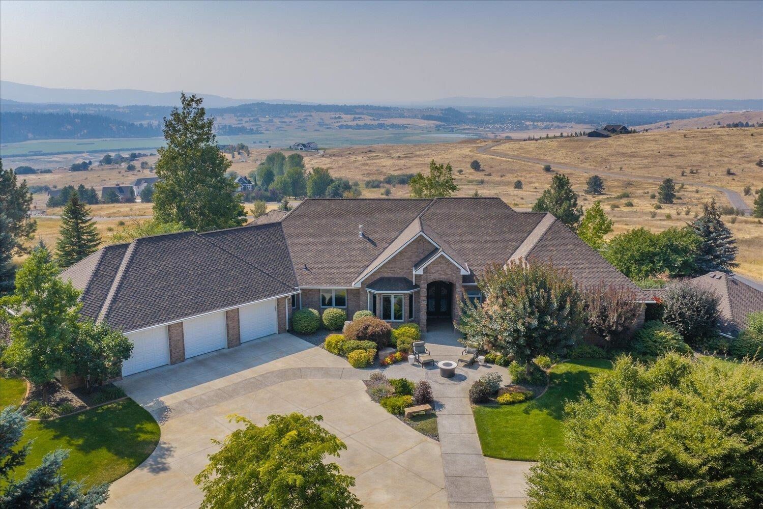 Property Photo: 3217 S Quinimose Rd WA 99019