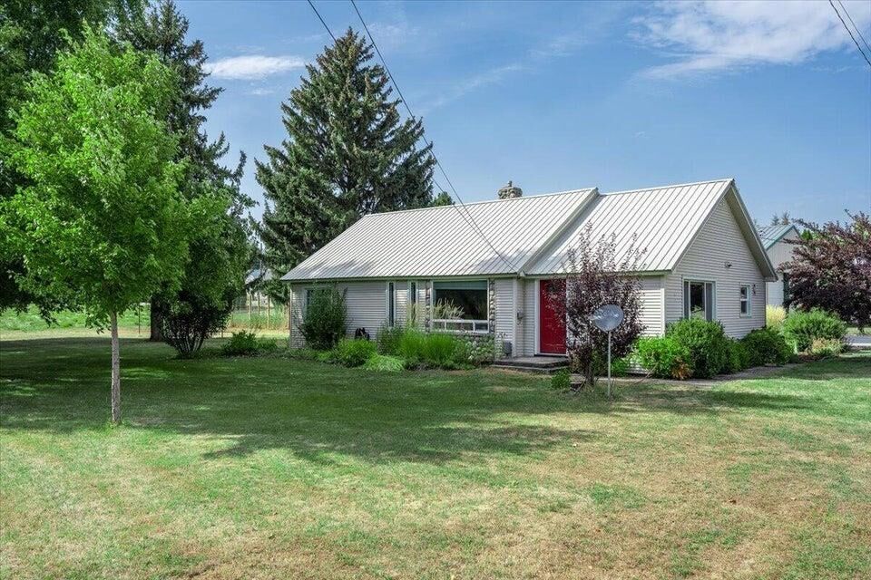 Property Photo: 602 W Washington Ave WA 99109