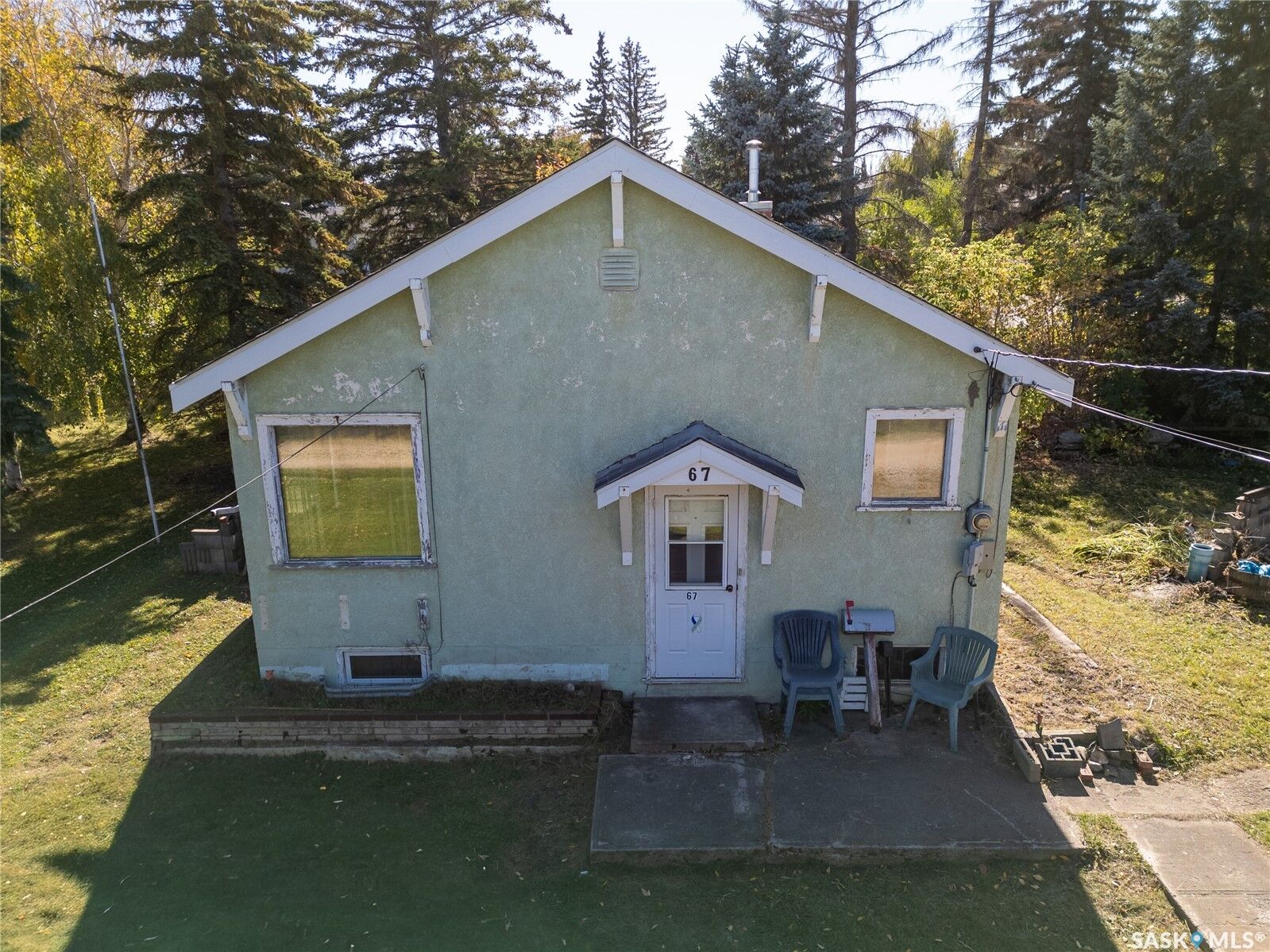 Property Photo:  67 3rd Street E  SK S0J 0G0 