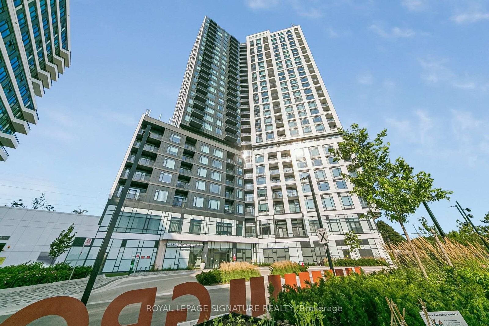 Property Photo:  2495 Eglinton Avenue W 2503  ON L5M 2T2 
