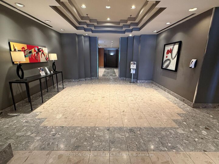 Property Photo: 695 Richmond Street 1603 ON N6A 5M8