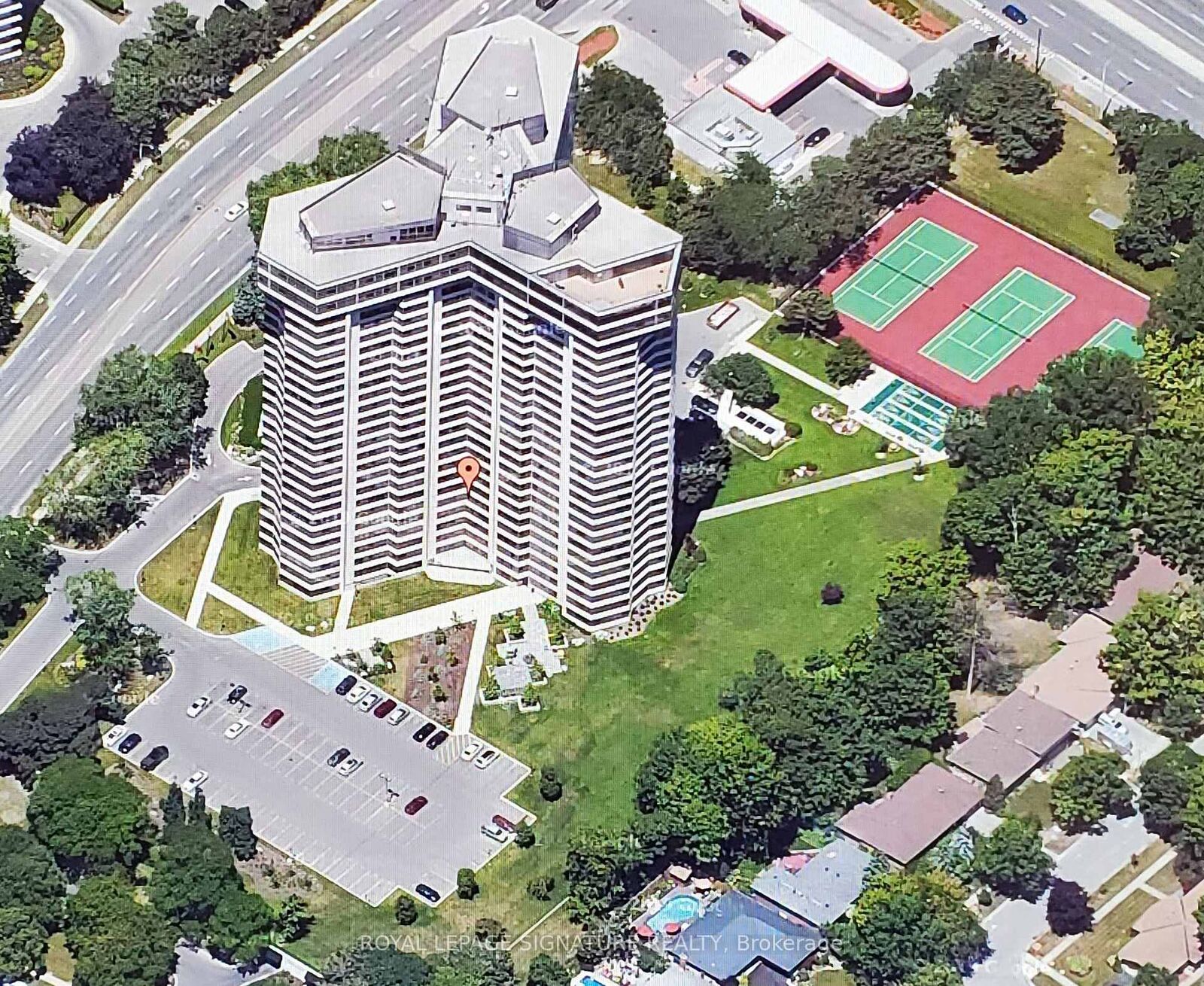 Property Photo:  1300 Bloor Street 1405  ON L4Y 3Z2 