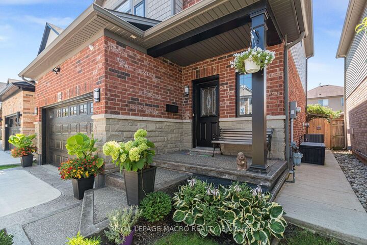 Property Photo:  102 Willow Lane  ON L3M 5P7 