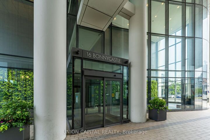 Property Photo:  16 Bonnycastle Street 2007  ON M5C 0C9 