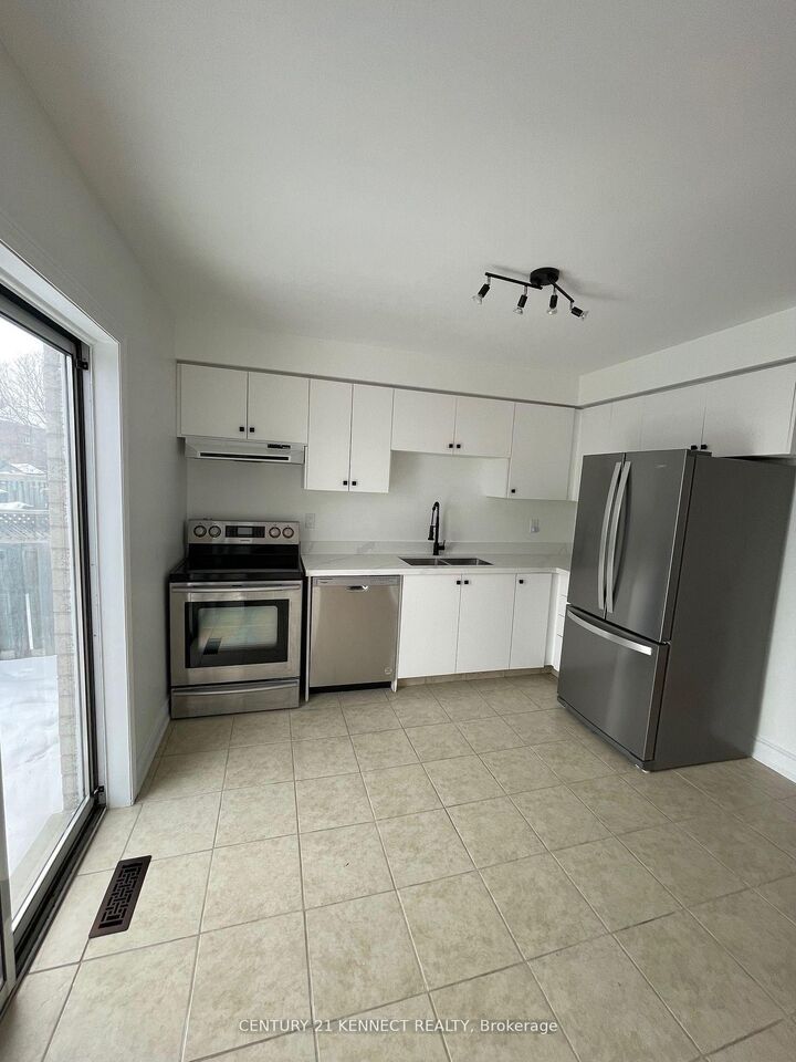 Property Photo: 35 Drake Drive ON L4N 8X4
