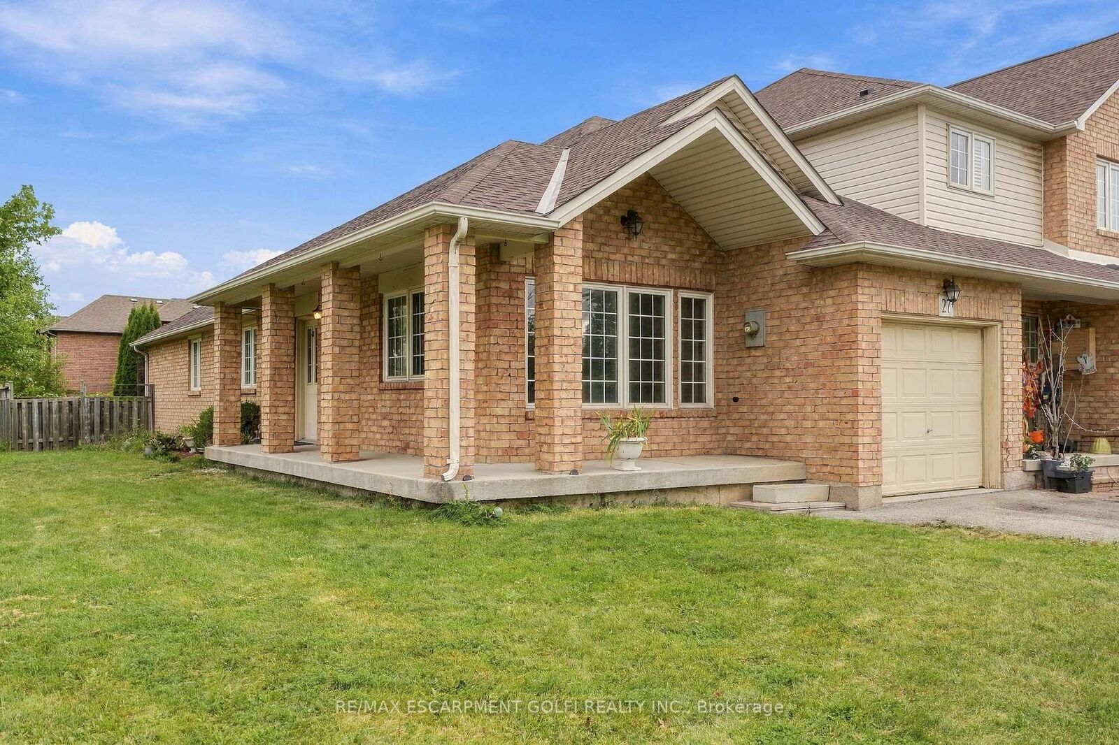 Property Photo:  27 Pisa Drive  ON L8E 5C3 