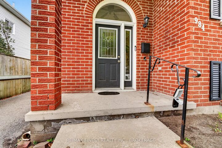 Property Photo: 984 Waterbury Crescent ON K7M 8V3