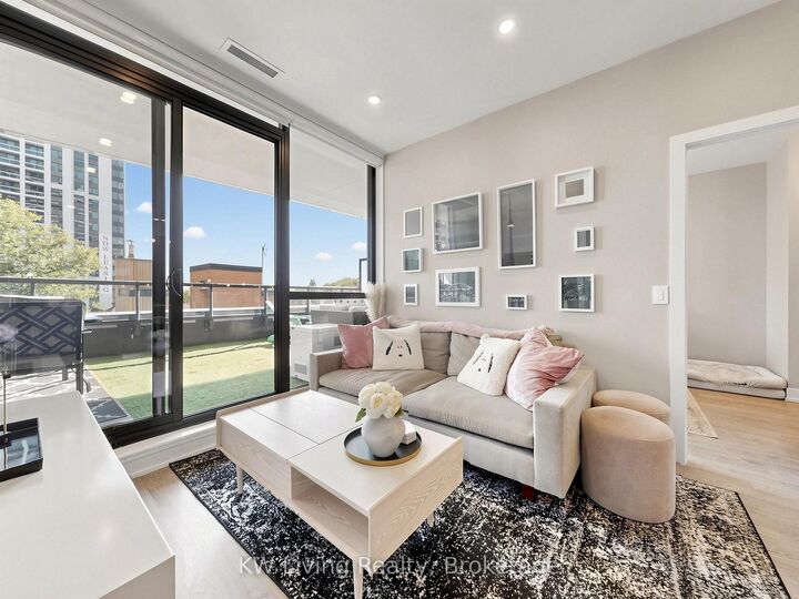 Property Photo:  11 Lillian Street 406  ON M4S 0C3 