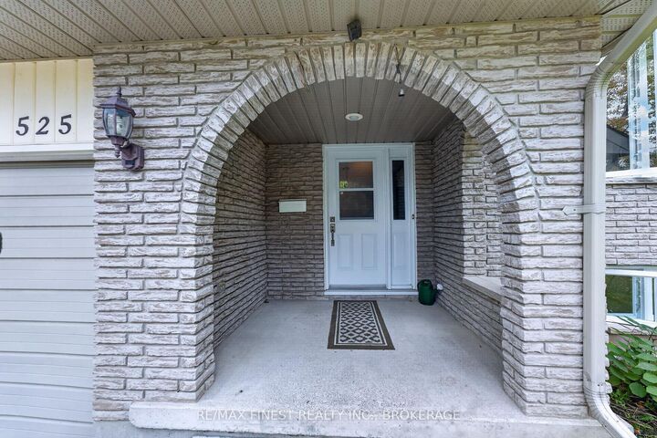 Property Photo: 525 Whites Road ON K8V 5P8