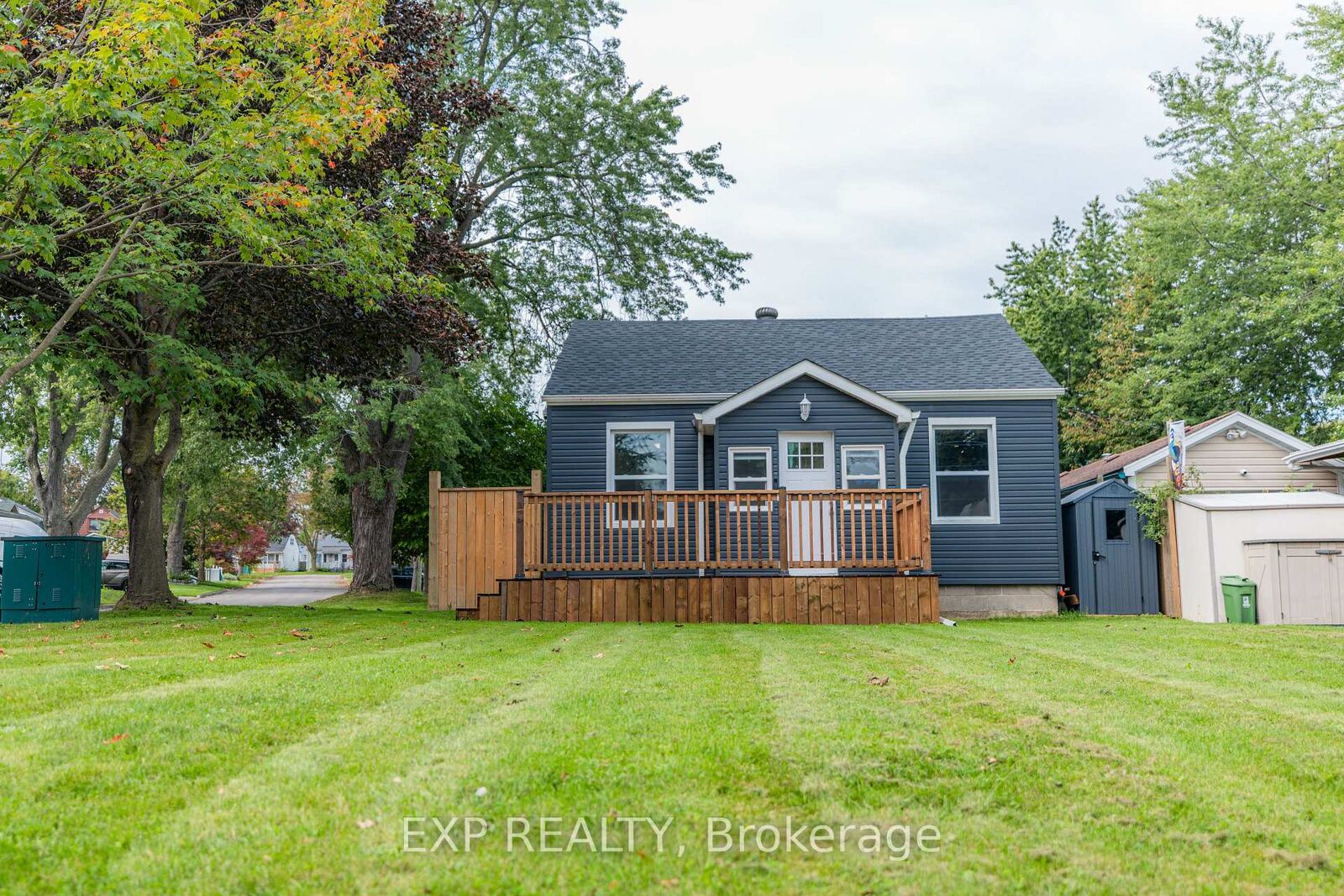 Property Photo:  18 Nelson Avenue  ON L1S 1Z7 