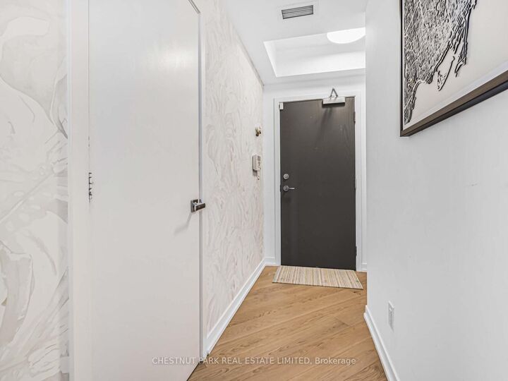 Property Photo: 21 Widmer Street 1811 ON M5V 0B8