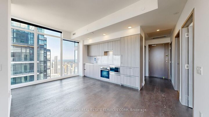 Property Photo:  3 Concord Cityplace Way 7003  ON M5V 0X4 