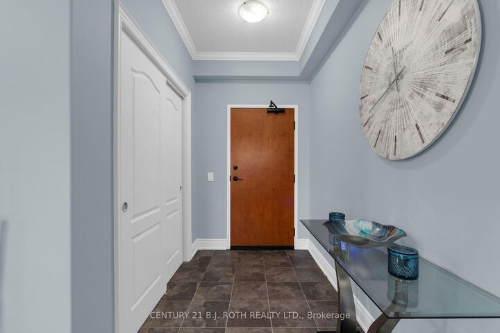 Property Photo:  720 Yonge Street 201  ON L9J 0G9 