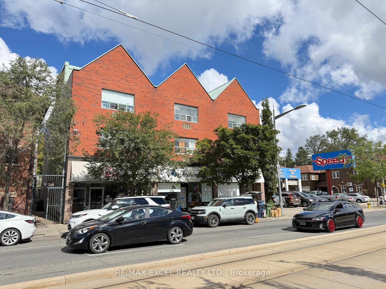 Property Photo:  666 St Clair Avenue 304  ON M6C 1B1 