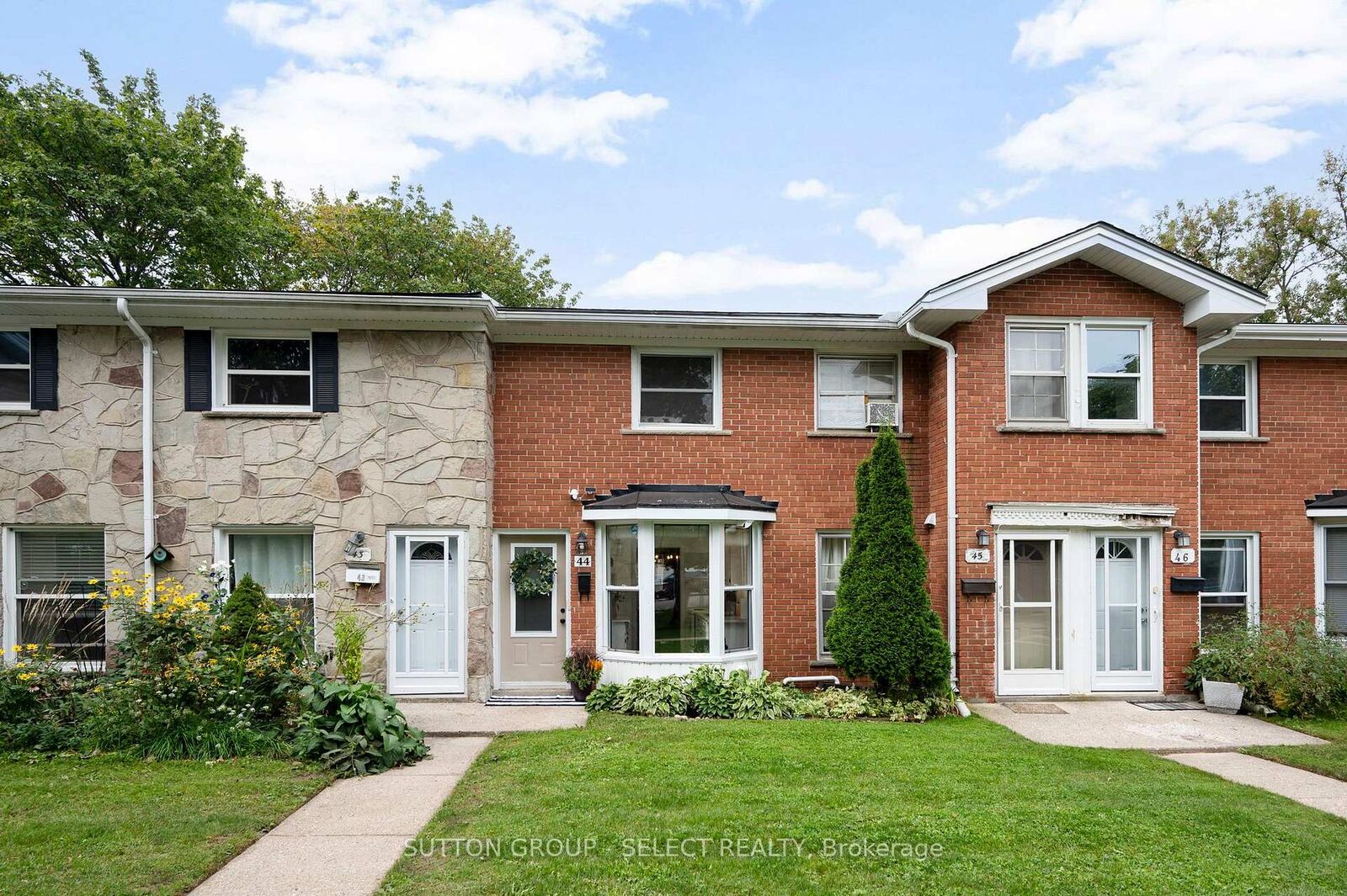 Property Photo:  44 Arbour Glen Crescent 30  ON N5Y 1Z9 