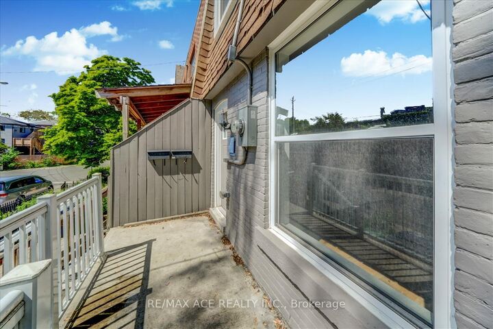 Property Photo:  183 Munro Street  ON M4M 2B8 