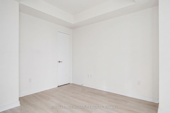 Property Photo:  3900 Confederation Parkway 610  ON L5B 0M3 