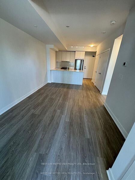 Property Photo:  4130 Parkside Village Drive 616  ON L5B 3M8 