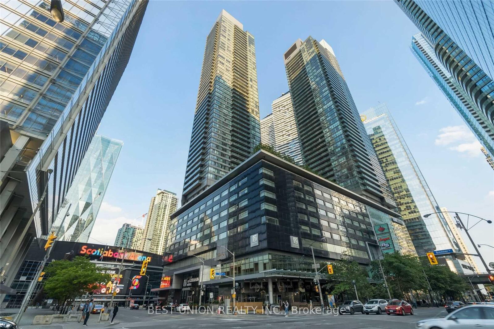 Property Photo:  65 Bremner Boulevard 4909  ON M5J 0A7 