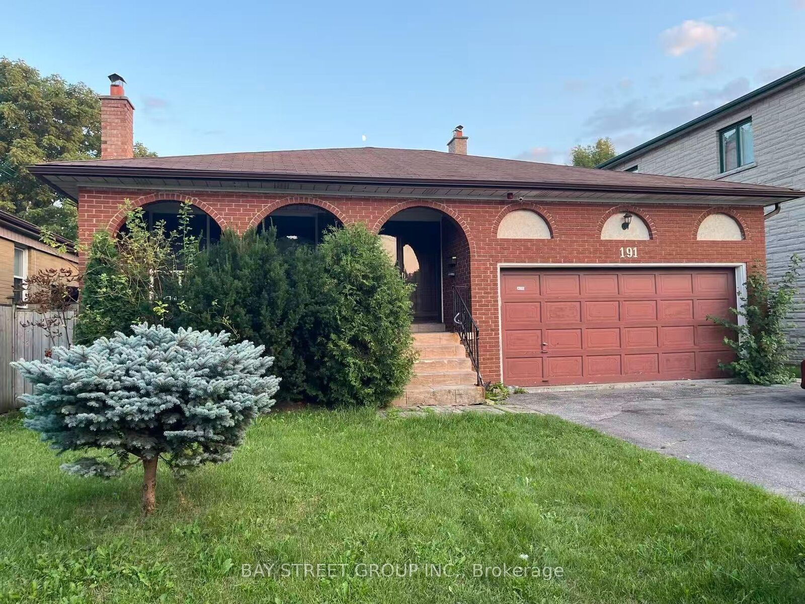 Property Photo:  191 Pleasant Avenue Main  ON M2M 1M4 