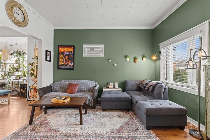 Property Photo:  4774 Saint Clair Avenue  ON L2E 3T1 