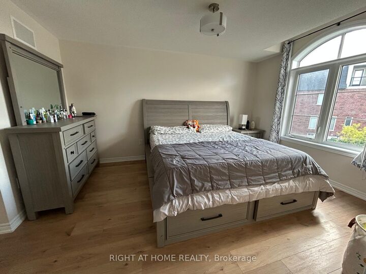 Property Photo:  3031 Rivertrail Common  ON L6M 0Z1 