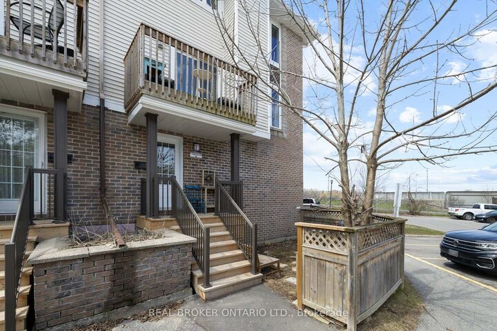 Property Photo:  7 Timberview Way 3  ON K2H 9M5 