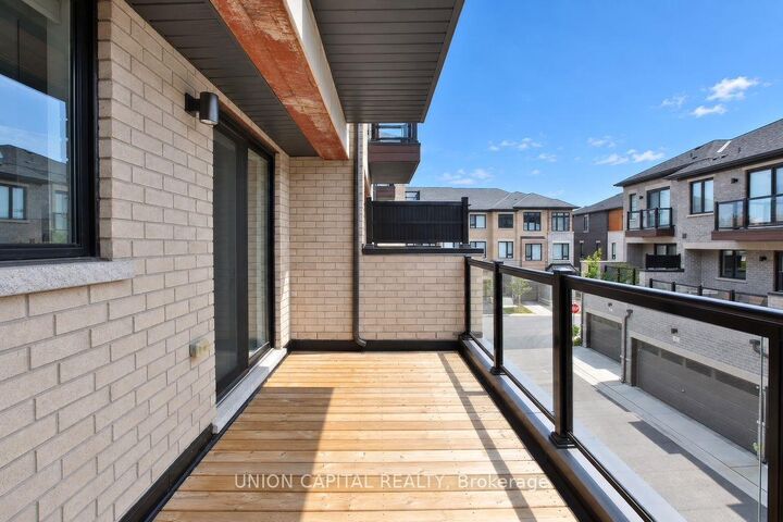 Property Photo:  9 Arthur White Lane  ON L6E 0W2 
