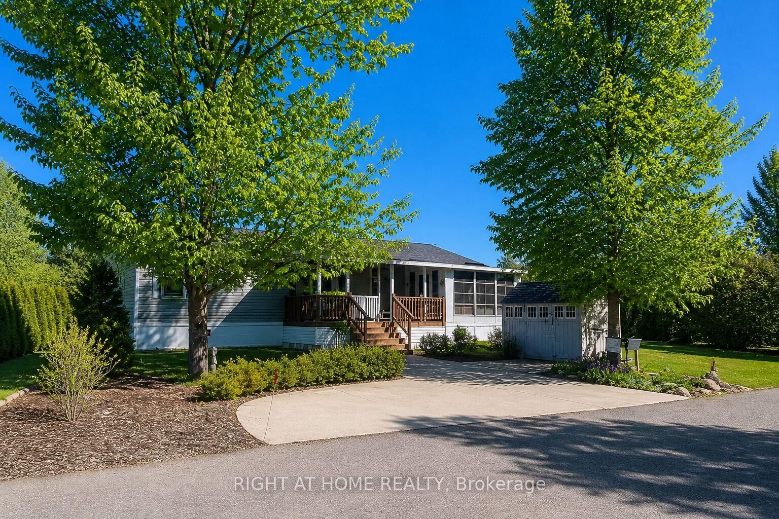 Property Photo:  4449 Milburough Line 5 Beech Street  ON L7P 0C5 