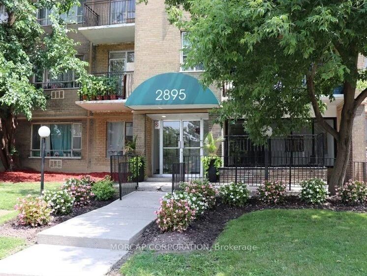 Property Photo:  2895 Bathurst Street 508  ON M6B 3A8 