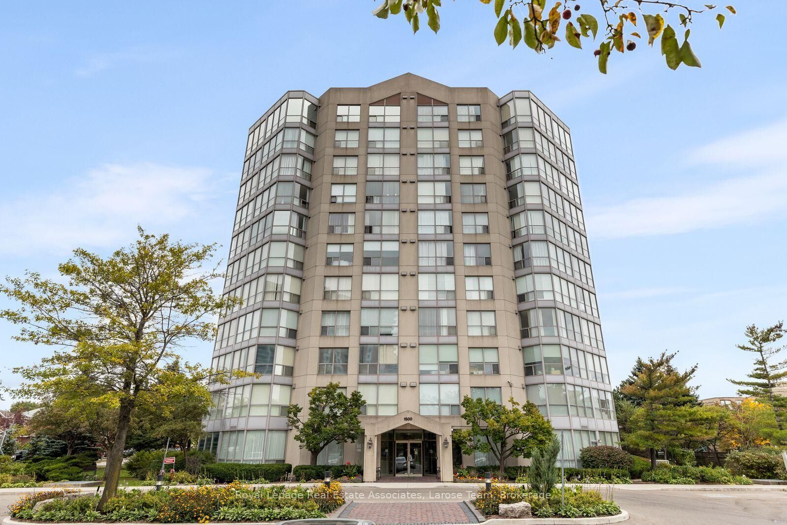 Property Photo:  1500 Grazia Court 607  ON L4W 4Z9 